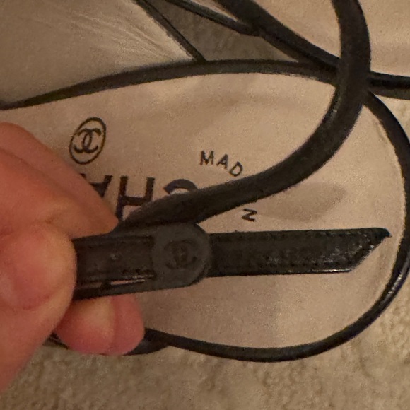 CHANEL Black Patent Open-Toe Slingback Heel - Picture 3 of 7